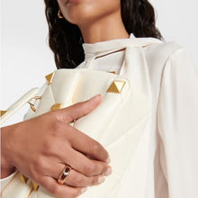 Load image into Gallery viewer, Pomellato Iconica Ring Pyrope Garnets - Luce Jewelry